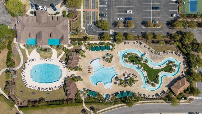 Building Photo - 264 Viareggio Road