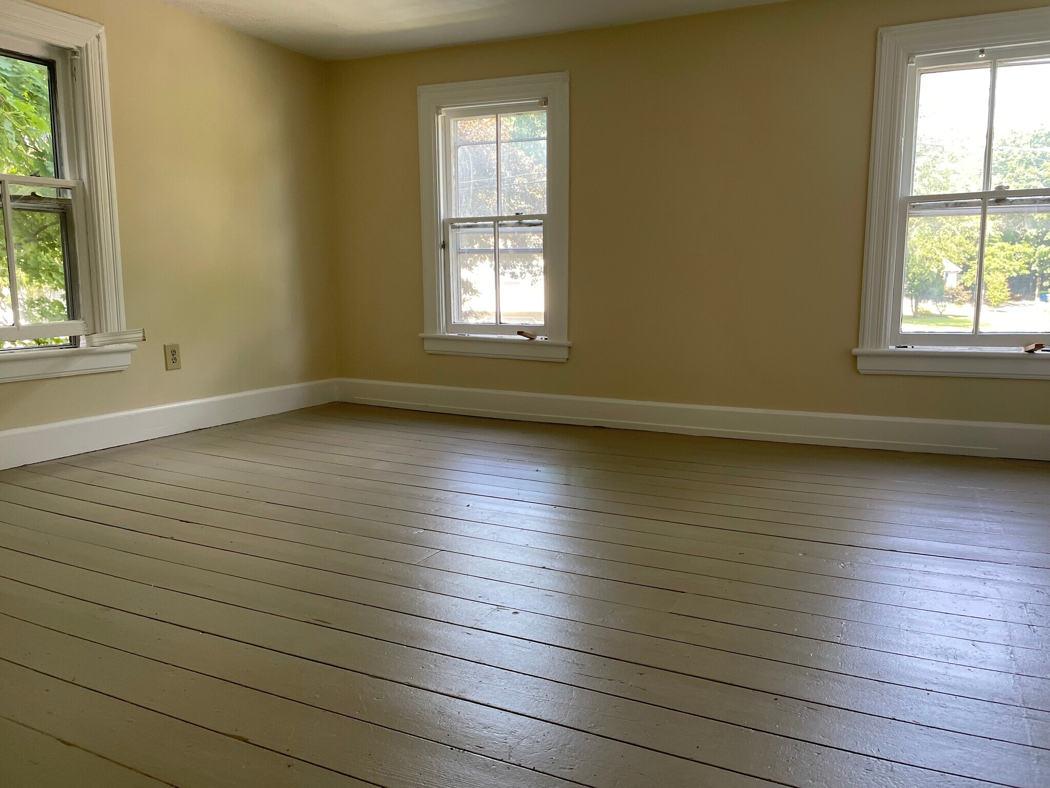 Building Photo - 25 Thompson St