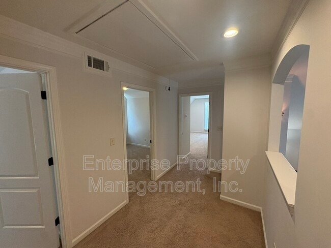 Building Photo - 886 Winter Leaf Dr