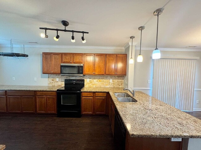 Building Photo - Spacious Three Bedroom Home in Churchill N...