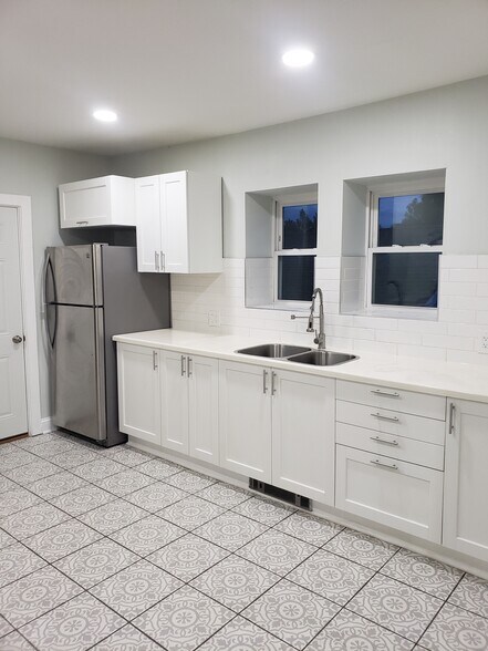 Kitchen view 1 - 46 Dennis St