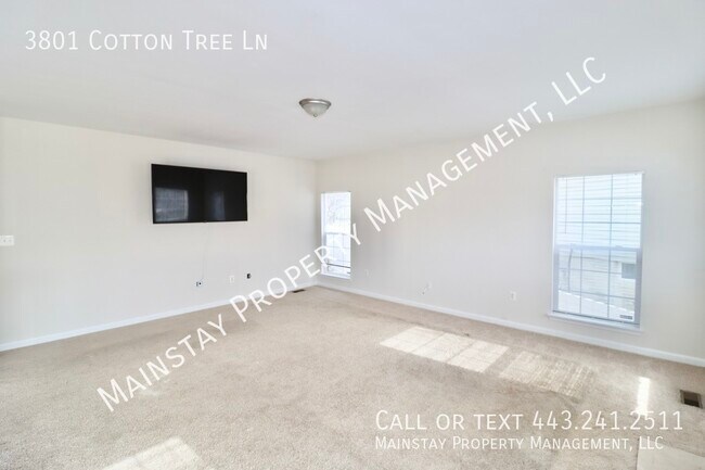 Building Photo - Beautiful 5 Bedroom SFH in Family Friendly...