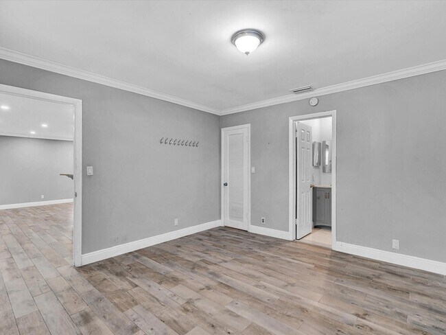 Building Photo - 3880 NW 79th Ave