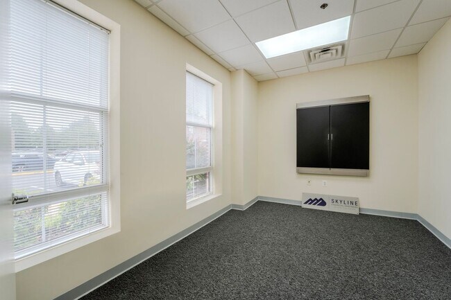 Building Photo - 21155 Whitfield Pl