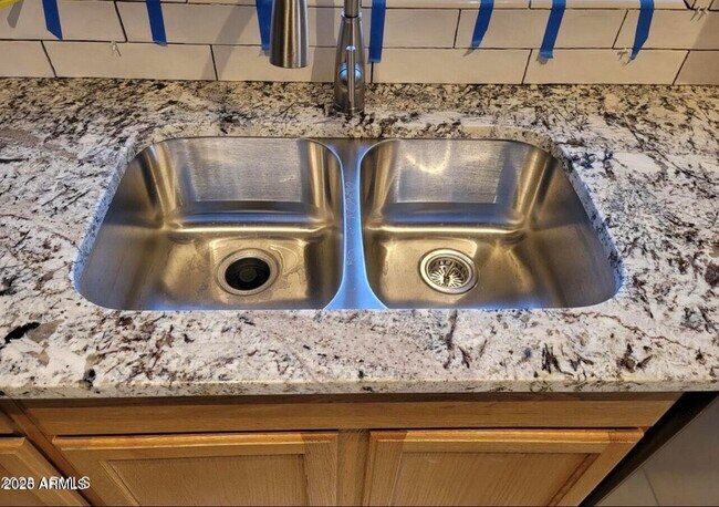 Building Photo - 3423 E Menadota Dr