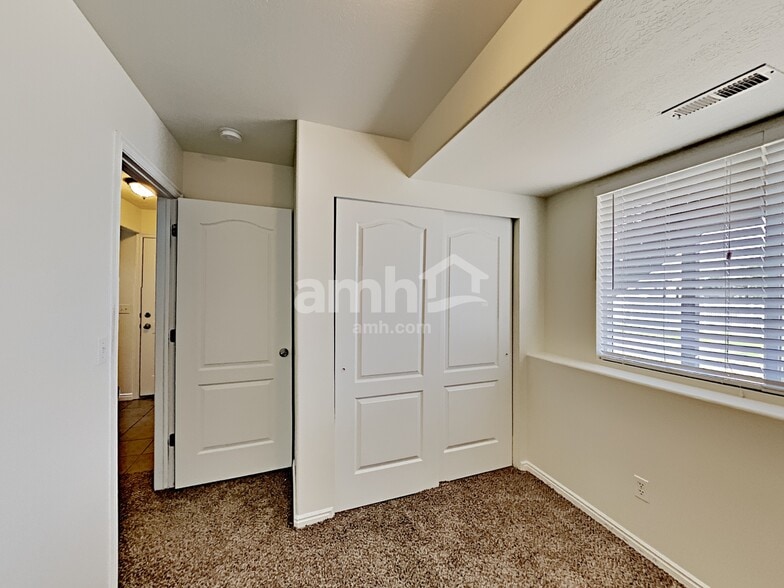 Building Photo - 88 2325 S