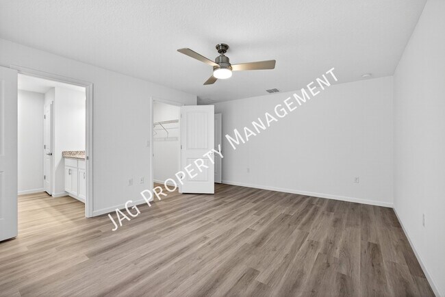 Building Photo - 728 Cornelia Ave SE