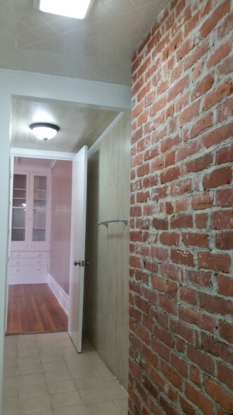 Building Photo - 59 Elizabeth St