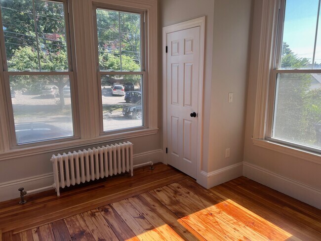 Building Photo - 34 Birch St