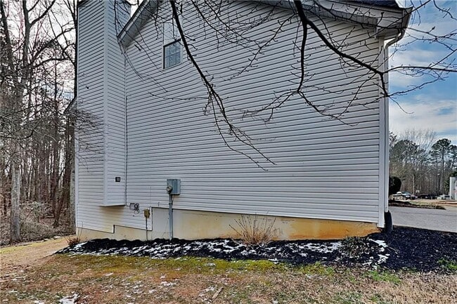 Building Photo - 7045 Treeline Dr