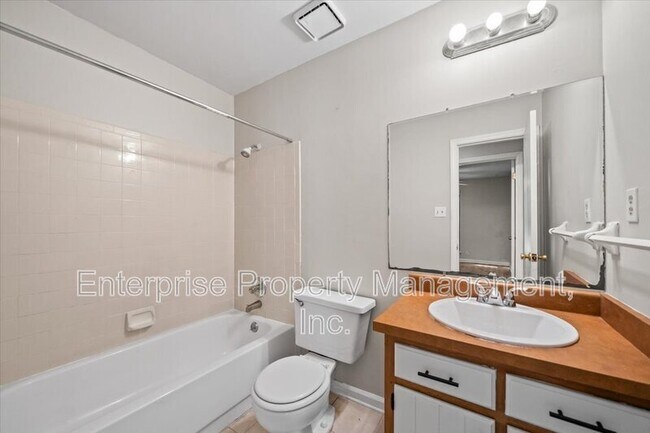 Building Photo - 7103 Tagen Dr