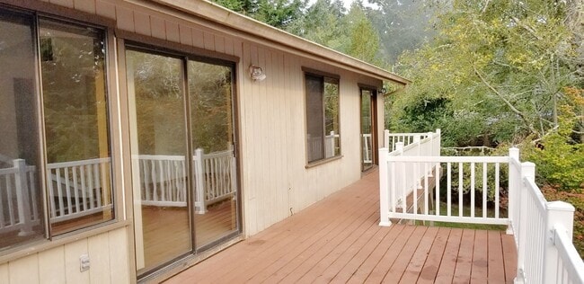Building Photo - Hard to find 5 bedroom home in Tamoshan ne...