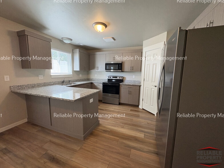 Building Photo - 2015 Lawrence Ln