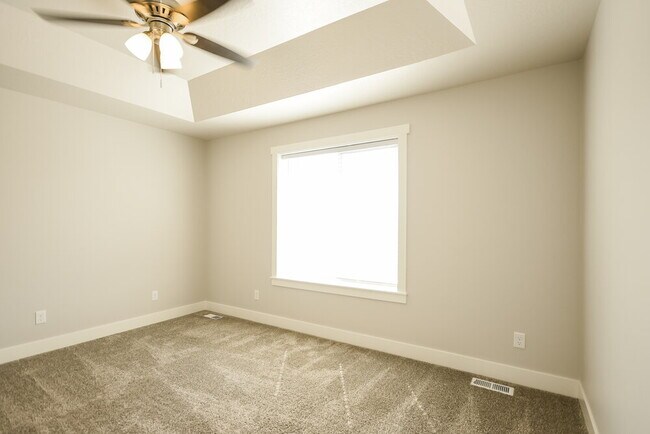 Building Photo - 4621 S W Pk Dr