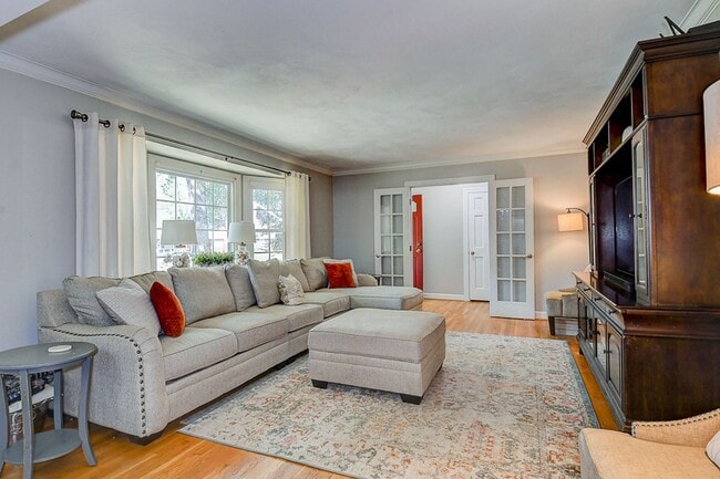 Building Photo - ONE LEVEL LIVING at it's FINEST in the SOU...
