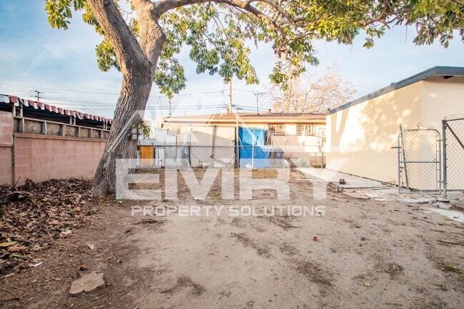 Building Photo - 6221 Fishburn Ave