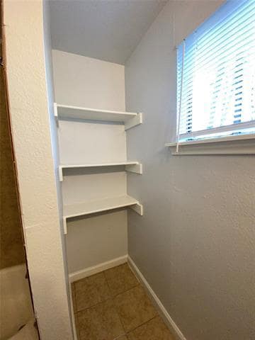 Building Photo - 905 Milam Dr