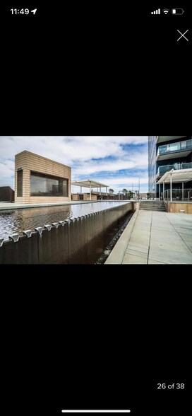 Building Photo - 425 1st
