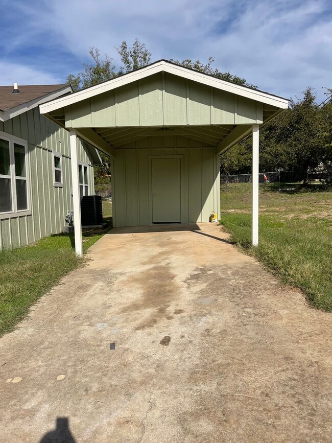 Building Photo - Beautiful 3/2 in West Lampasas