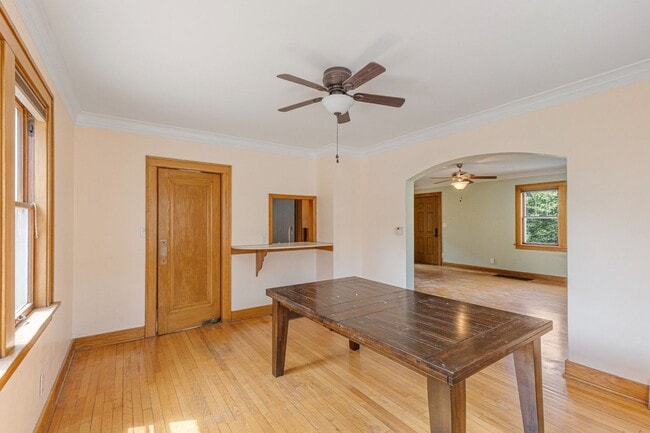 Building Photo - Charming 4 Bed, 2 Bath Home Steps from Elmwood Park