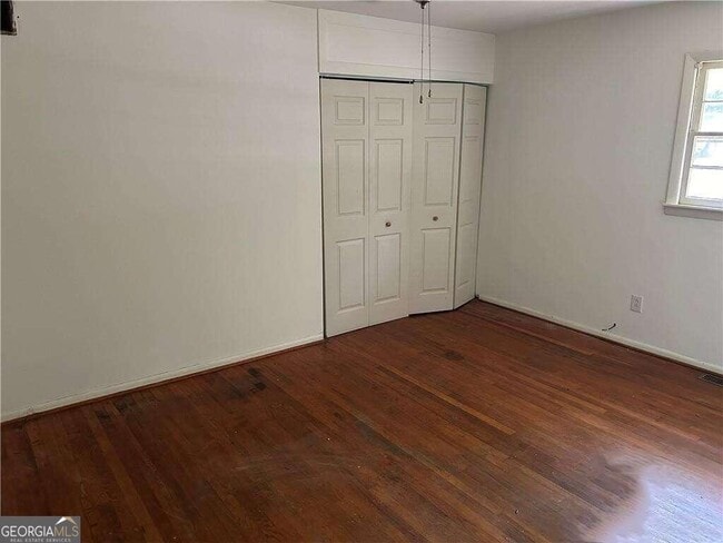 Building Photo - 150 Sherwood Dr