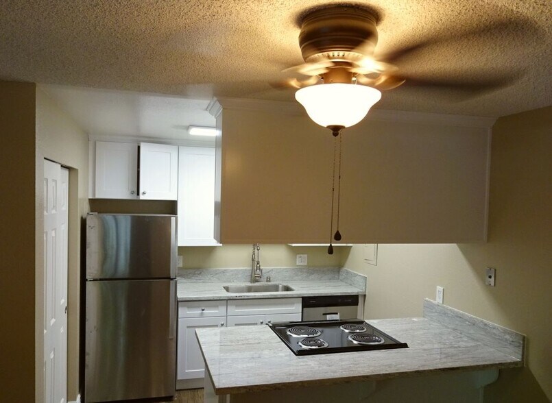 Building Photo - 2300 G St