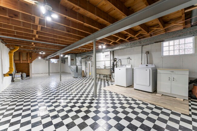 Building Photo - 2619 Home Ave