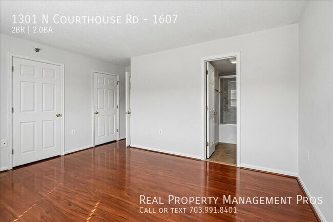 Building Photo - 1301 N Courthouse Rd