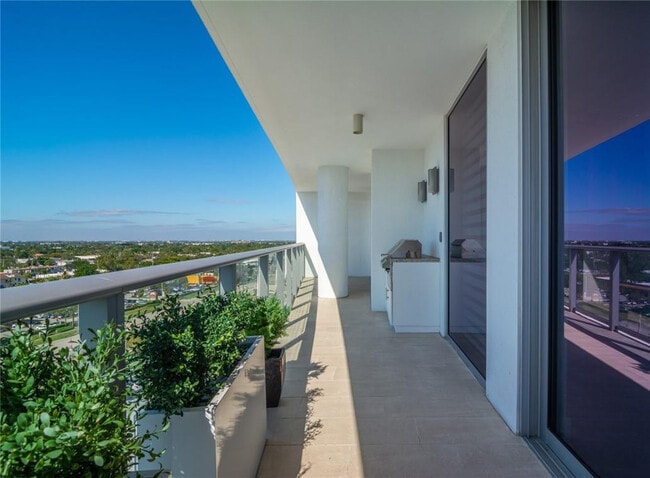 Building Photo - 1180 N Federal Hwy