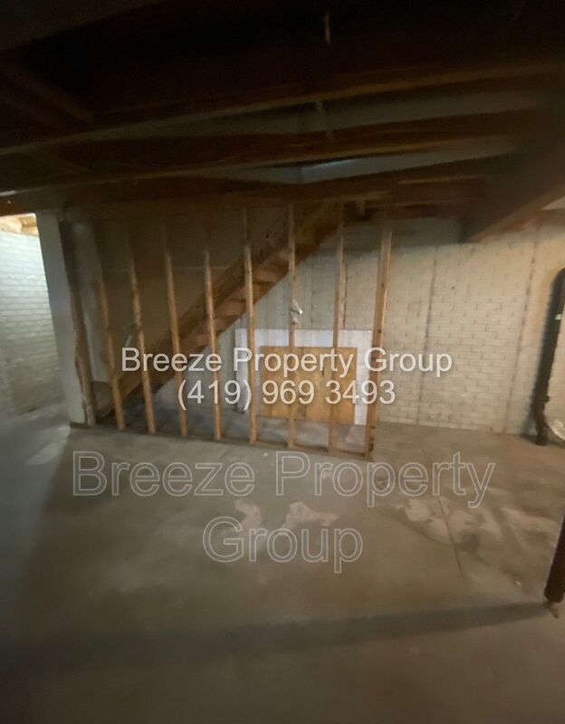 Building Photo - 3045 N Ontario St