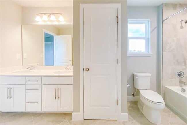 Building Photo - 13224 Orange Isle Dr