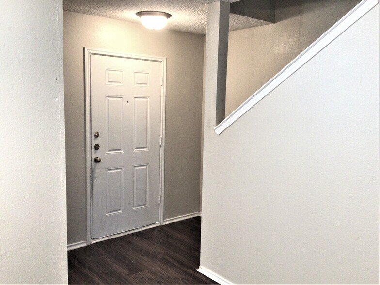 Building Photo - 3030 Dusty Ridge Dr