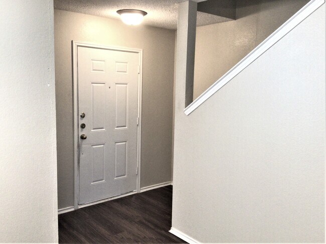 Building Photo - 3030 Dusty Ridge Dr