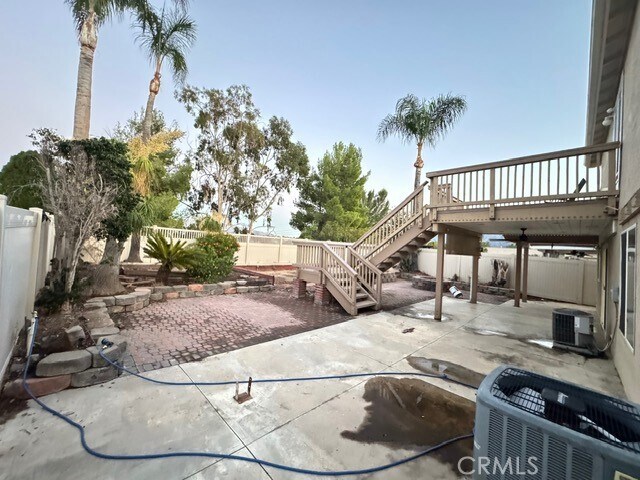 Building Photo - 8982 Dahlia Dr