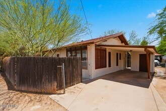 Building Photo - 930 E Coronado Rd