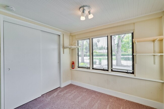 Building Photo - Single Family 3 Bed 2 Bath House in Santa ...