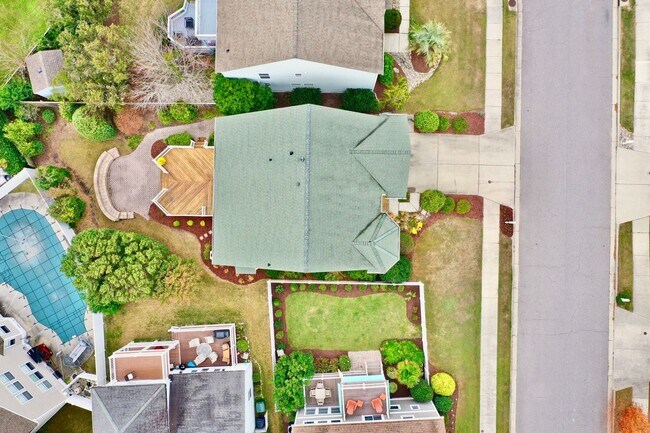 Building Photo - 5027 Ocean Way