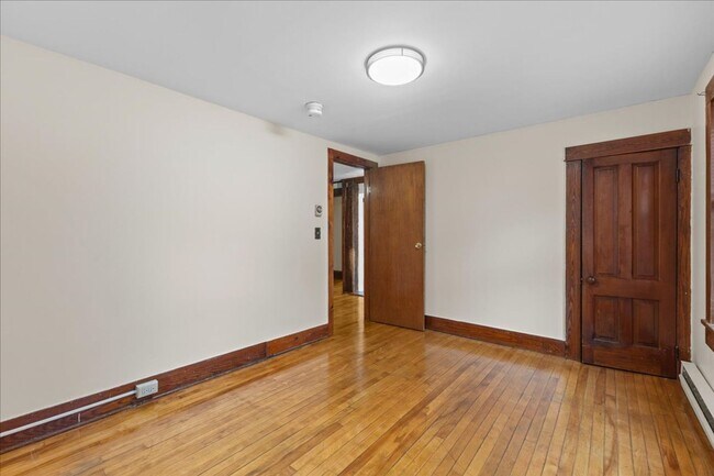 Building Photo - 114-116 South Champlain Street