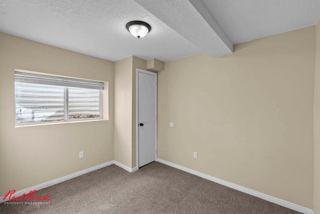 Building Photo - 1190 Pinecone Dr