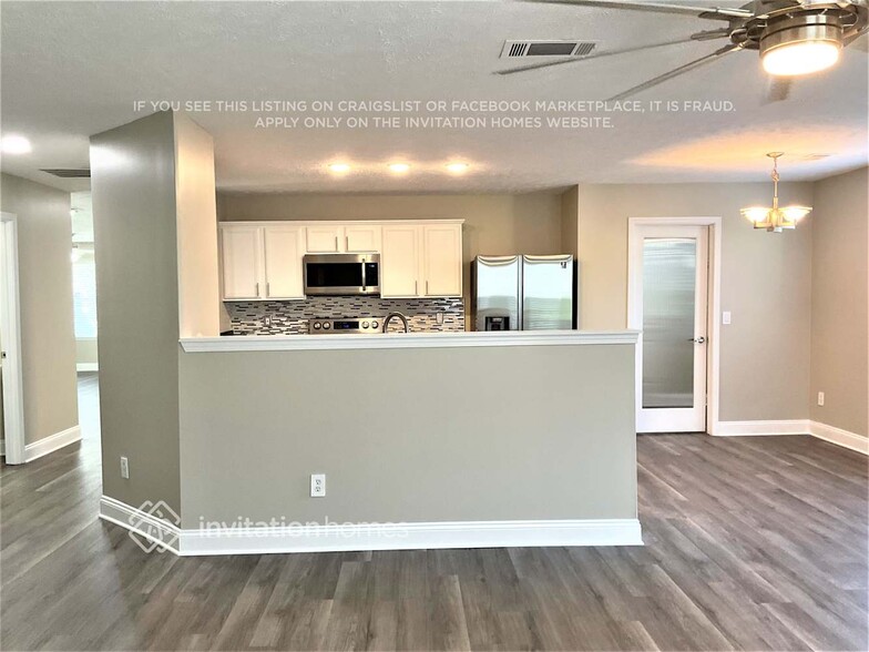 Building Photo - 5439 Middlebury Dr