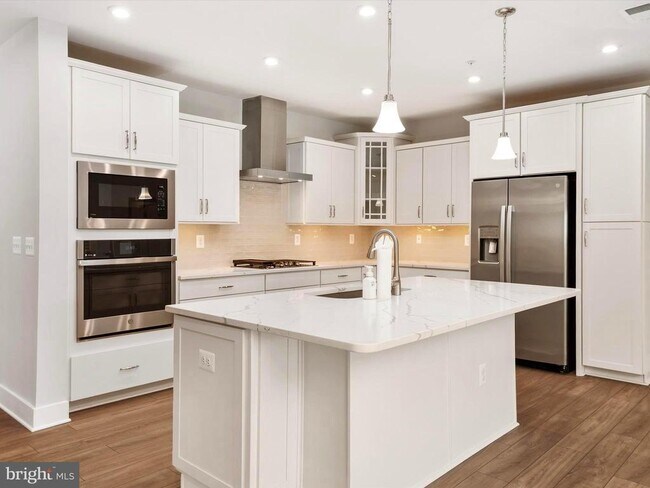 Building Photo - 170 Harrier Wy