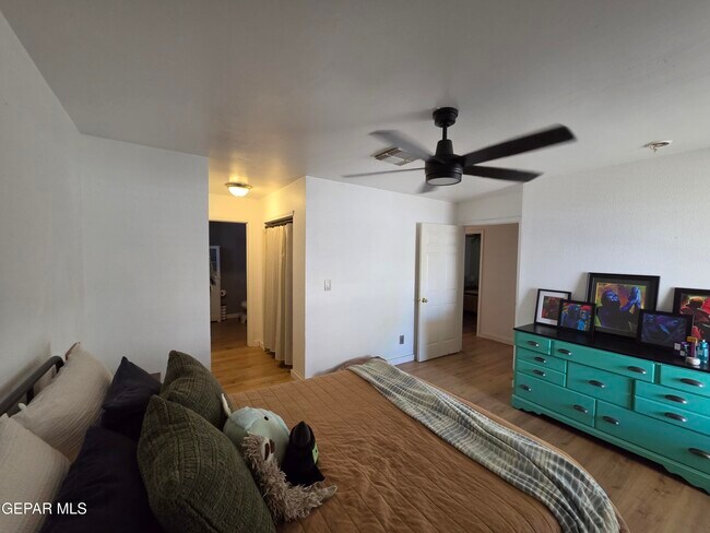 Building Photo - 677 Linda Johnson Ave