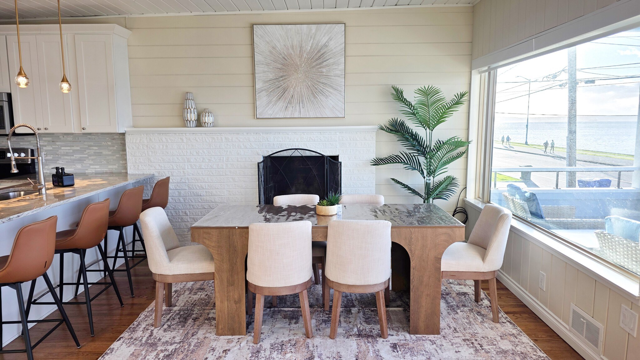 Building Photo - 1588 Alki Ave SW