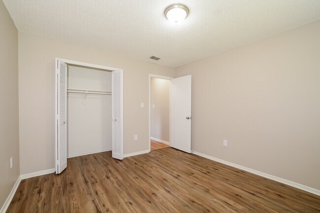 Building Photo - 1338 N Marcy Dr