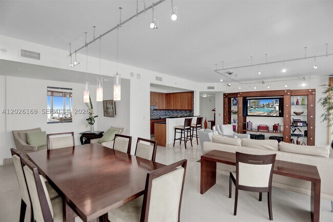 Building Photo - 3101 S Ocean Dr