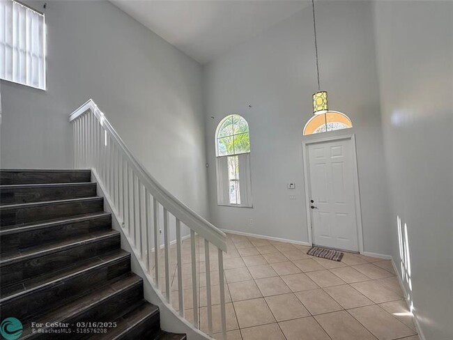 Building Photo - 15810 SW 48th Manor