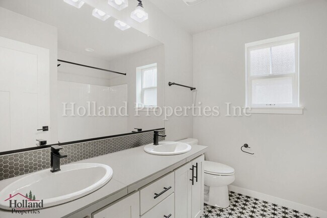 Building Photo - Spacious 3-Bedroom Home with Bonus Room in Desirable South Hillsboro! - Landscaping Included