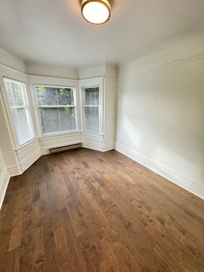 Building Photo - 1020-1024 Leavenworth Street