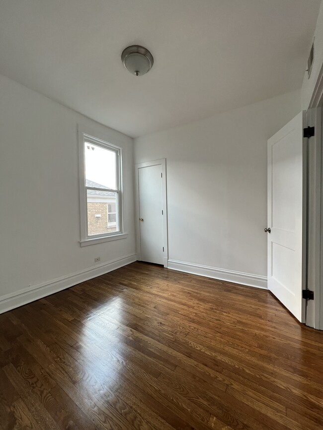 Building Photo - 4152 W Nelson St