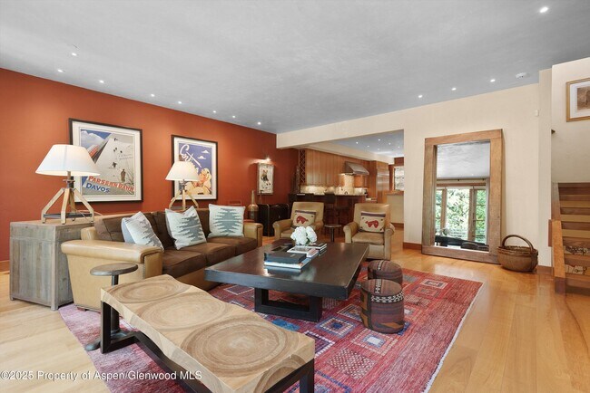 Building Photo - 714 S Galena St